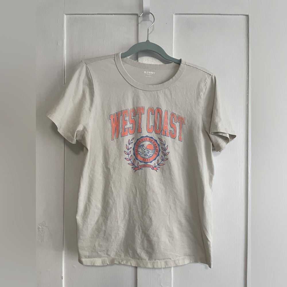 Old Navy EveryWear Graphic T-Shirt, Wishbone (Cream), Size Large, GUC!